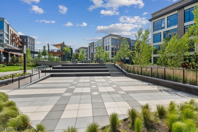 Building Photo - 4 Sadie Cir