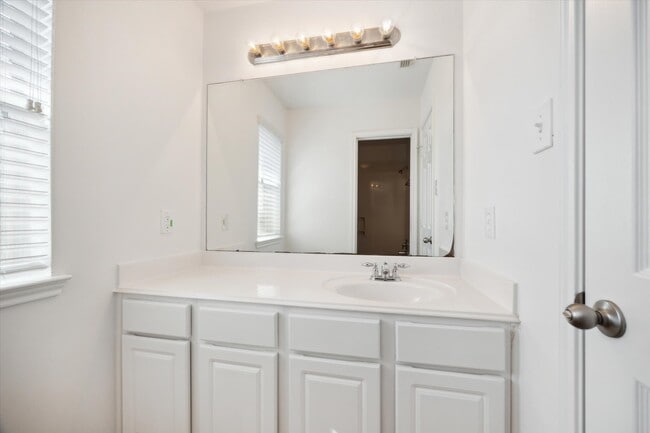 Building Photo - 13013 Fair Breeze Ln