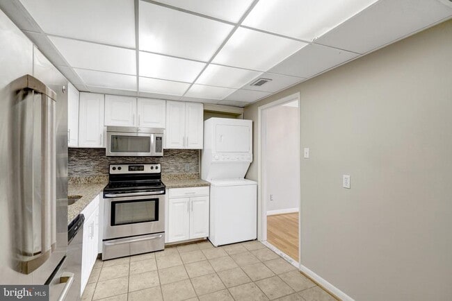 Building Photo - 6301 Stevenson Ave