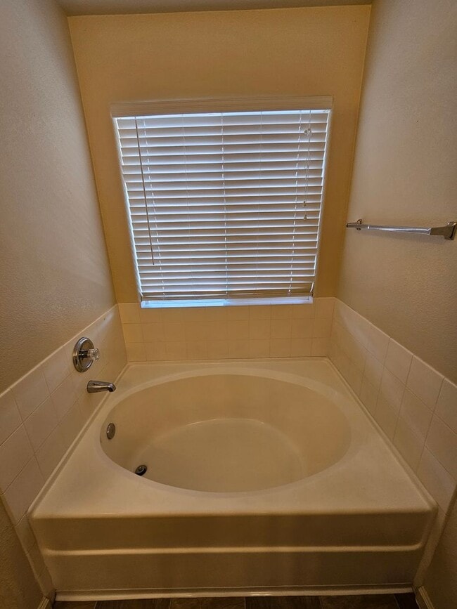 Building Photo - 3 Bedroom, 2 Bathroom Home in Fernley
