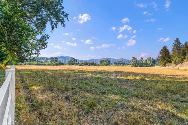 Building Photo - 17778 E Canary Creek Rd