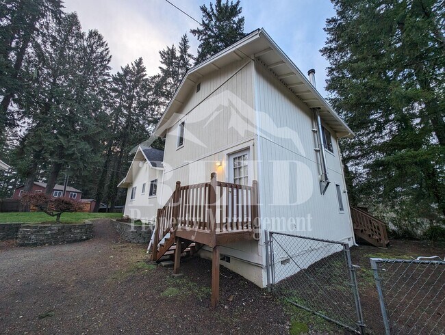 Building Photo - Charming 2-Bedroom Belfair Home