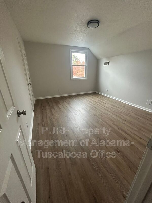 Building Photo - 401 Sandstone Dr
