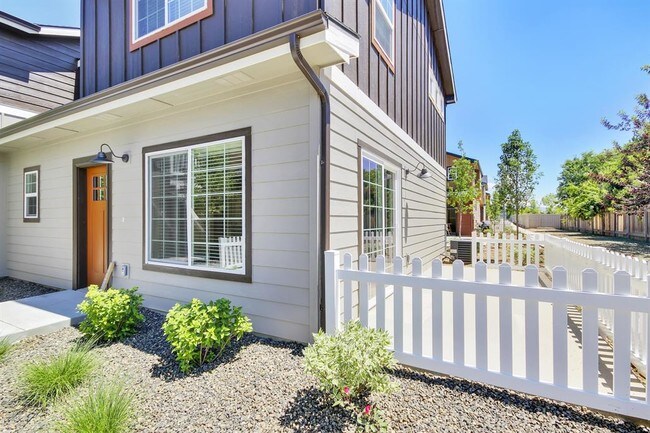 Building Photo - 12608 W Irving St