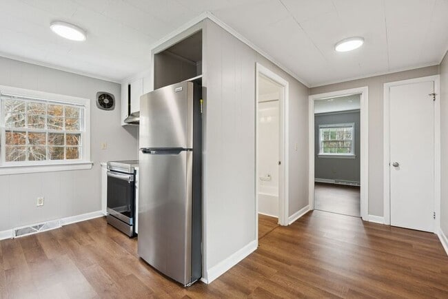 Building Photo - 1087 Littlefield Rd