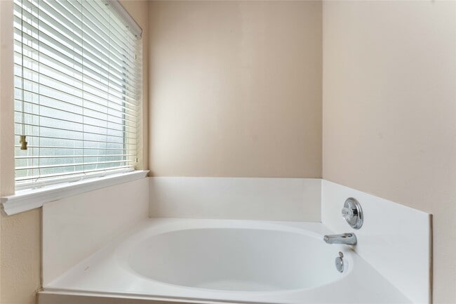 Building Photo - 10406 Harbor Canyon Dr