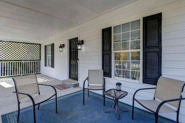 Building Photo - 1201 Chevis St