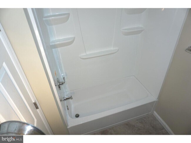 Building Photo - 509 Steeplechase Ct
