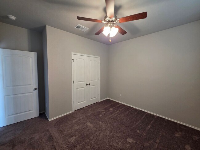 Building Photo - 3 Bedroom / 2 Bathroom Townhome – Copperas Cove - MOVE IN READY