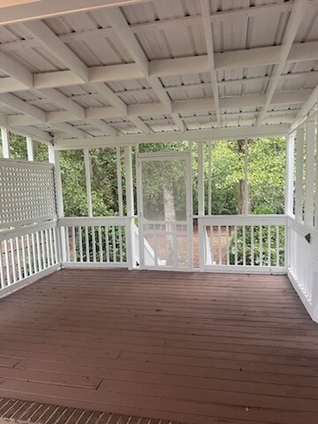 Building Photo - 317 Willow Lake Dr
