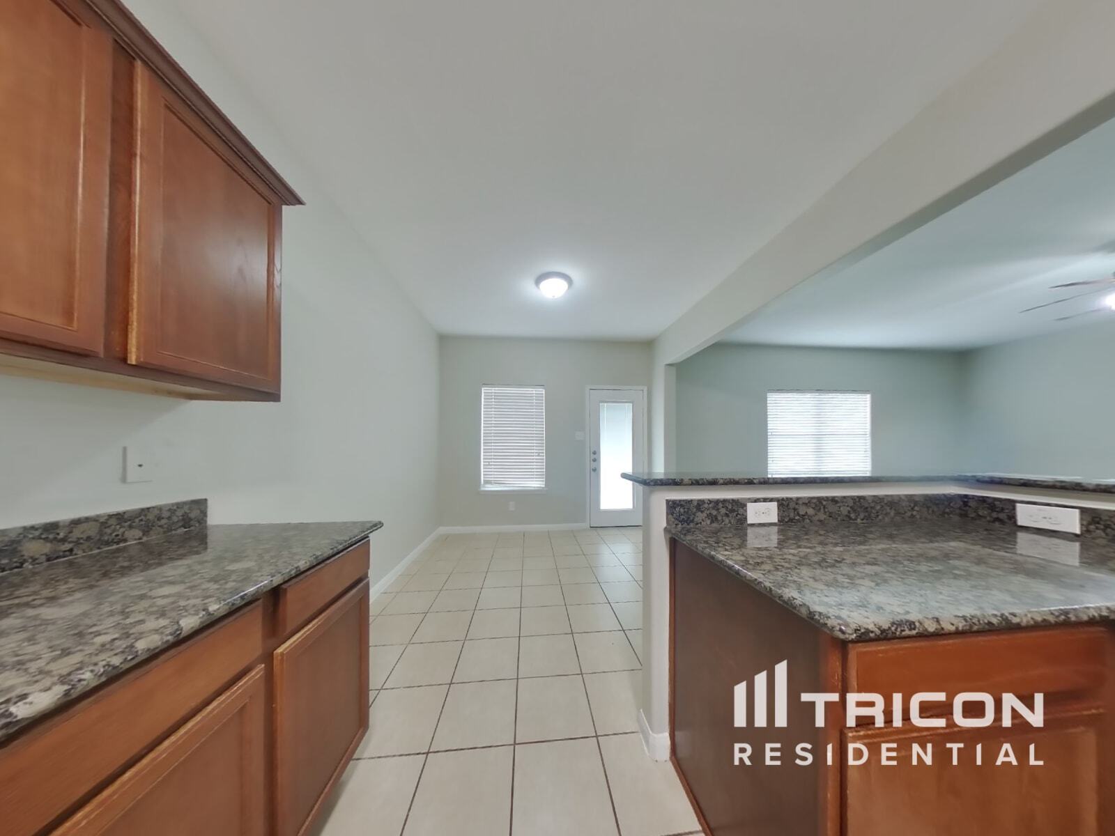Building Photo - 2123 Golden Topaz Dr
