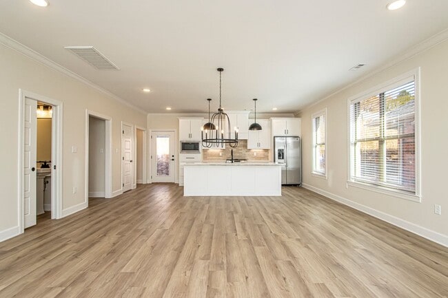 Building Photo - Newer Construction Home, WLR