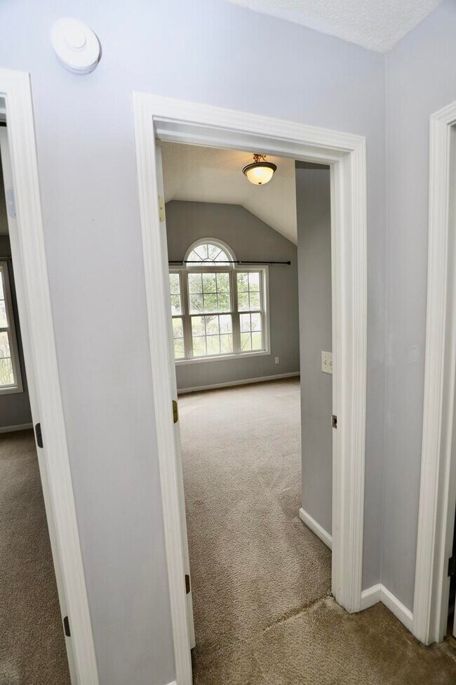 Building Photo - 60 Vinca Ct