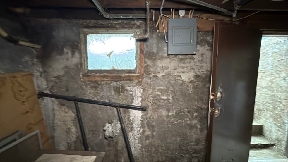 Building Photo - 1608 3rd St