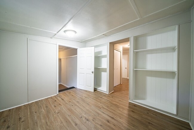 Building Photo - Beautifully Updated Corner Lot Home!