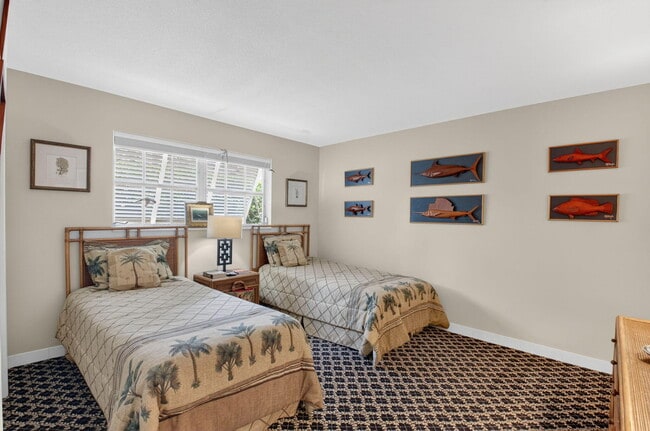 Building Photo - 30 Spanish River Dr