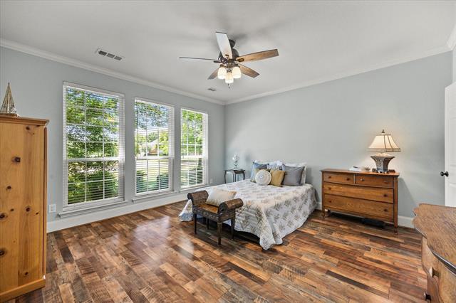 Building Photo - 425 Chippendale Dr