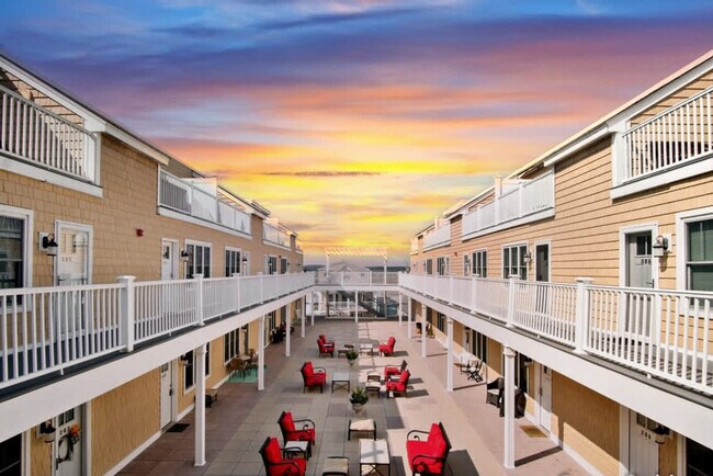 Building Photo - 128 Ashworth Ave