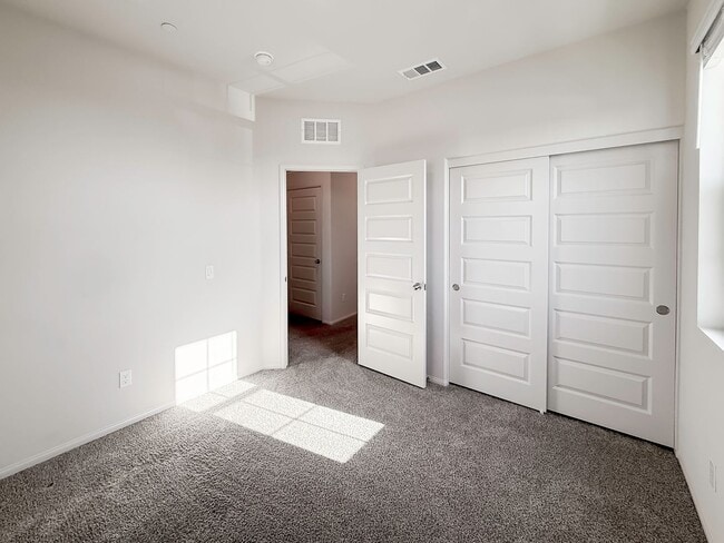 Building Photo - ~ AVAILABLE NOW ~ New Construction Home for Rent in the NEW Heirloom Farms Community in Temecula!