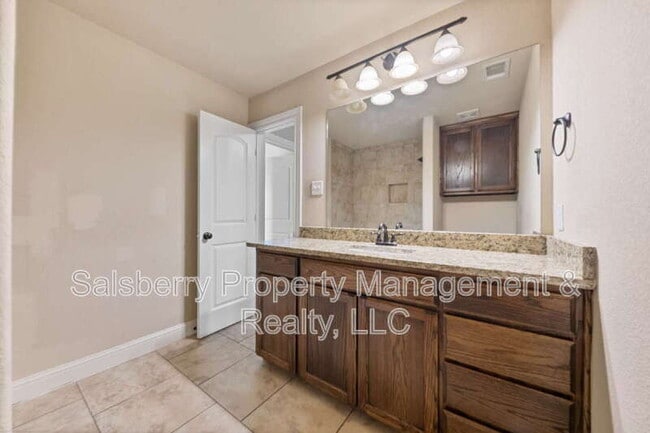 Building Photo - 4904 Ridglea Hills Ct