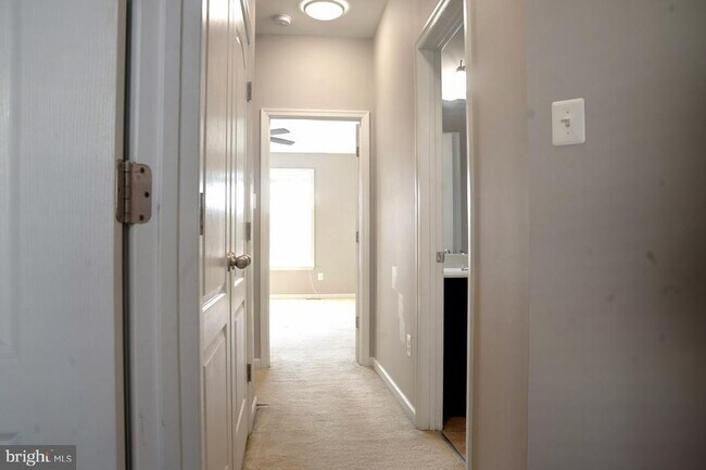 Building Photo - 2627 Osprey Way S