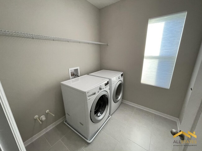 Building Photo - 13532 Fountainbleau Dr