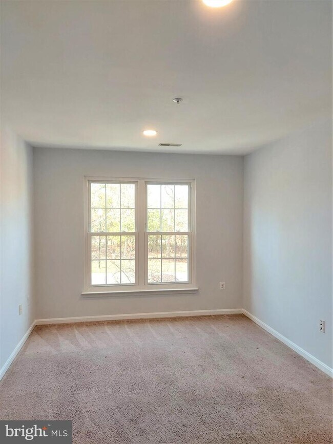 Building Photo - 8709 Spring Brook Way