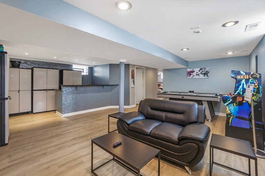 Building Photo - 5305 N Harlem Ave