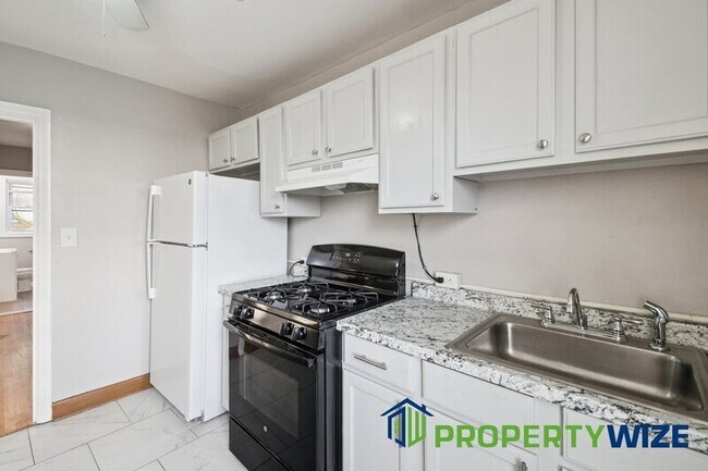 Building Photo - 5961 Benton Heights Ave