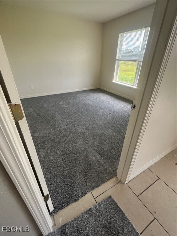 Building Photo - 5010 Dolphin Ct