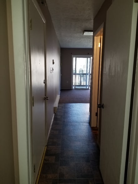 Building Photo - 75 Ridgeway St