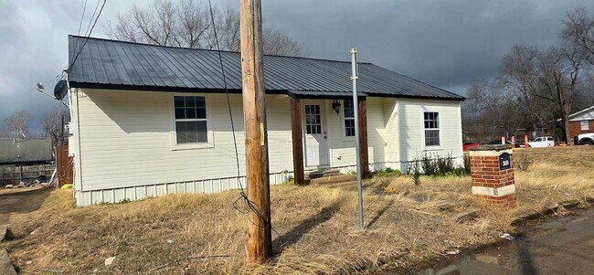 Building Photo - 4302 Roberts St
