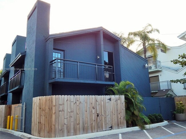 Building Photo - 3115 SW 27th Ave