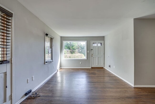 Building Photo - Location, Location, Location! Charming 3 b...