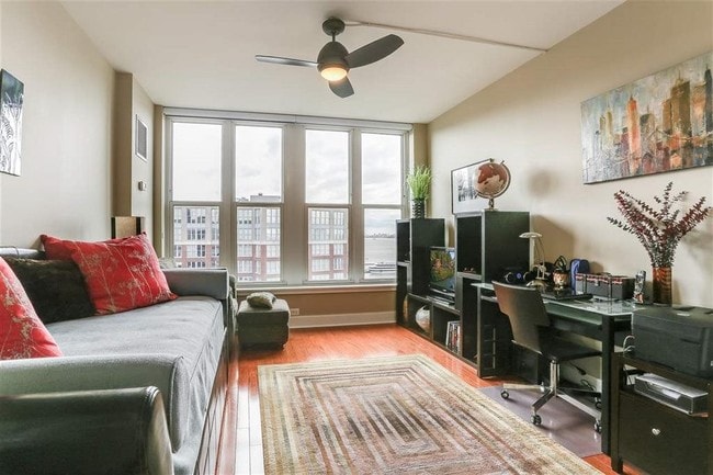 Building Photo - 1125 Maxwell Ln