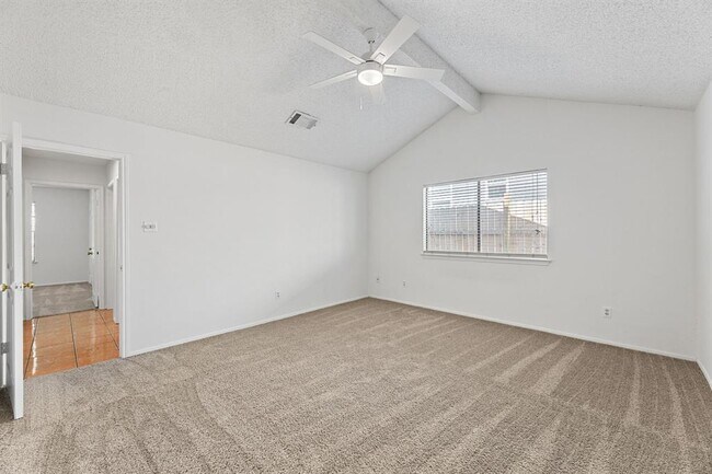 Building Photo - 2923 Norfolk Dr