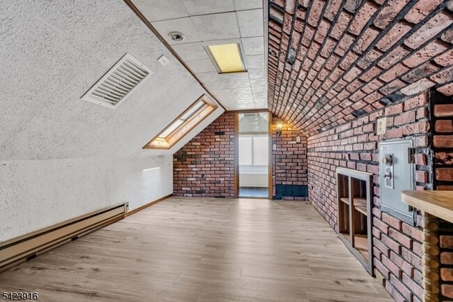 Building Photo - 633 McGillvray Pl