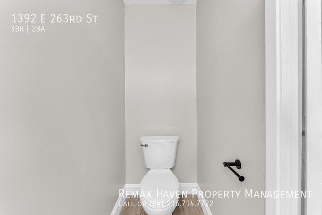 Building Photo - 1392 E 263rd St