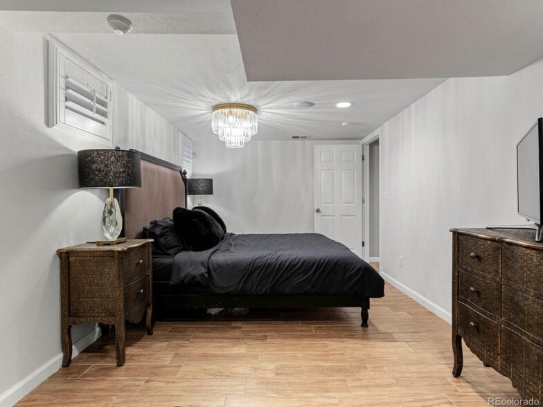 Building Photo - 2809 N Raleigh St