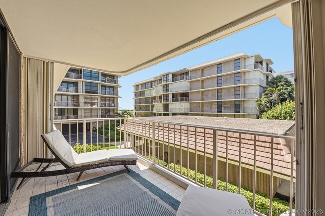 Building Photo - 3200 S Ocean Blvd