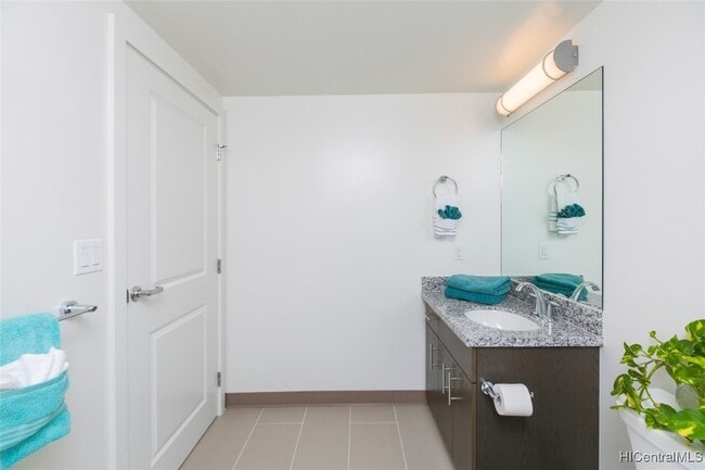 Building Photo - 988 Halekauwila St