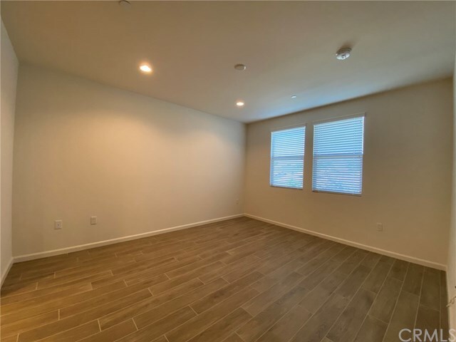 Building Photo - 220 Buena Vida Dr