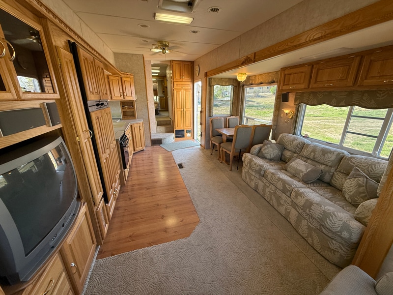 Building Photo - 911-924 24 Rd