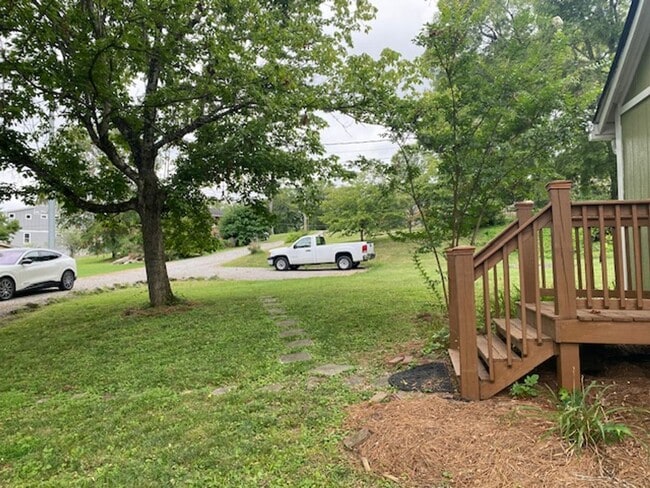 Building Photo - Furnished Tiny House!