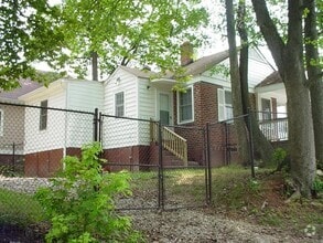 Building Photo - HOUSE FOR RENT