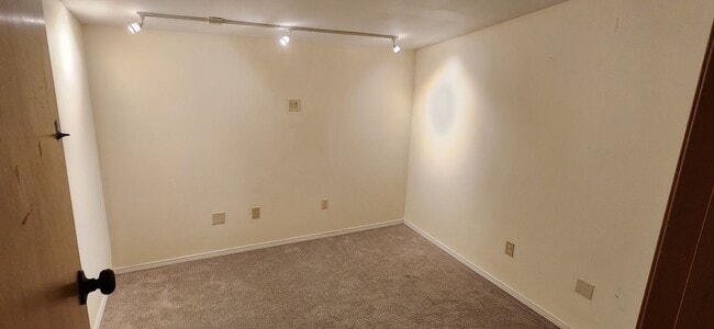 Building Photo - 3 Bed 1 bath Bothell rambler home $3199/mo