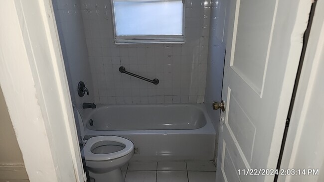 Building Photo - 716 Bronson St