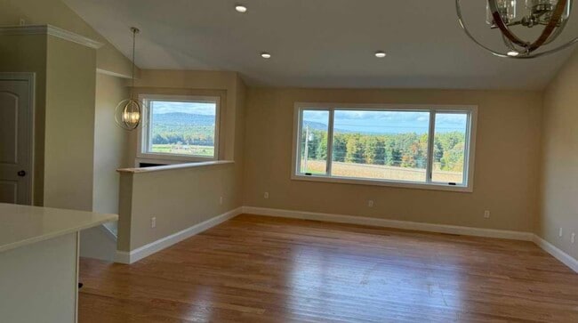 Building Photo - 58 Pleasant St