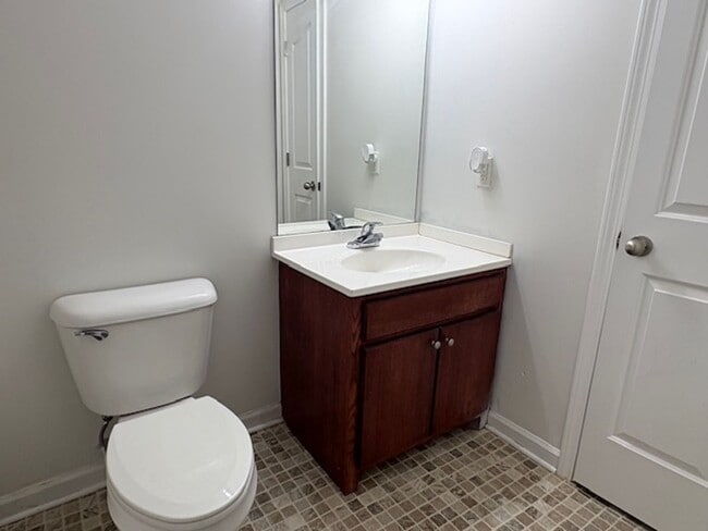 Building Photo - 122 Stonefield Cir