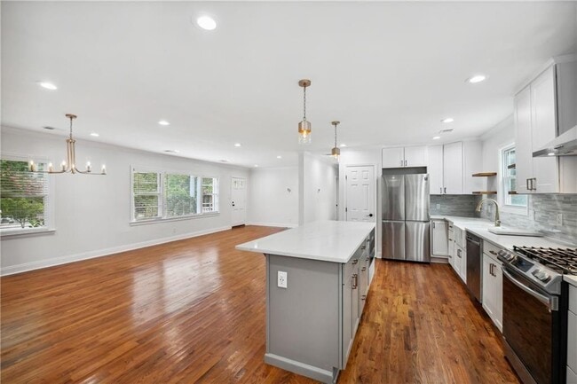 Building Photo - 1249 Goodwin Rd NE